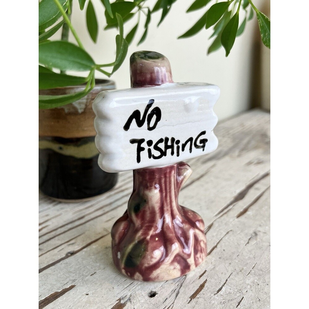 Vintage 1960’s No Fishing Aquarium Tank Ceramic Figurine 5.75” x 3” Retro Fun